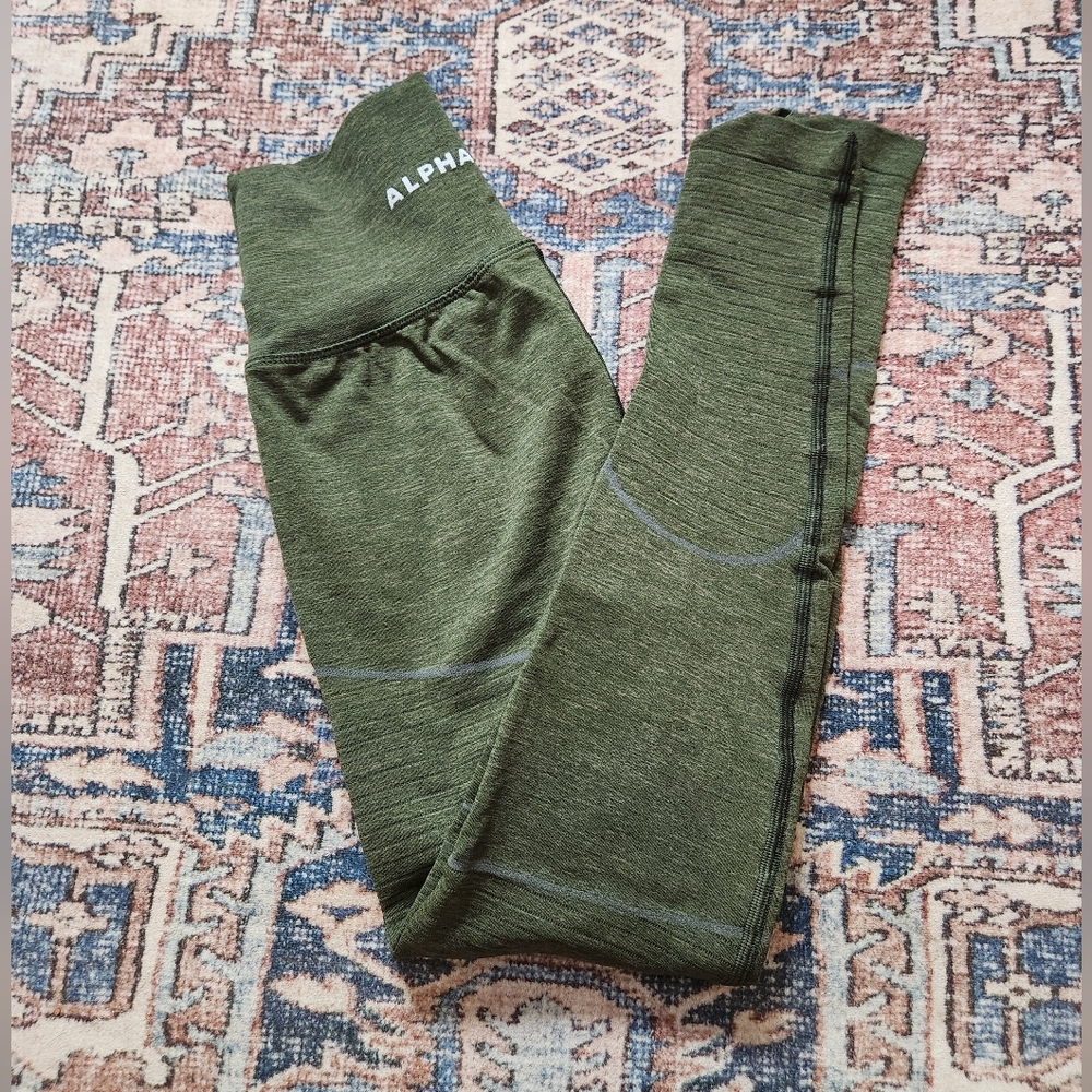 Alphalete OG revival leggings size S, green